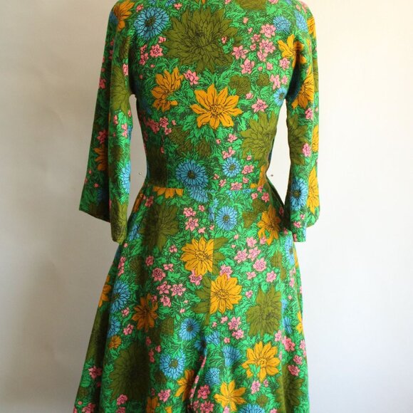 Vintage 1960s Jumpsuit, Rosa Ray Floral Print Cutoff Shorts Romper, Flower Power - Picture 10 of 10
